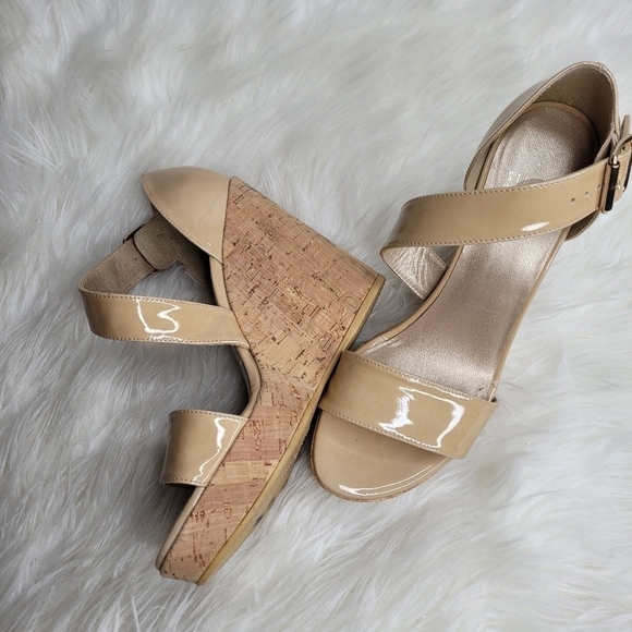 Stuart Weitzman Nude Cork Wedge Heels - Picture 4 of 14